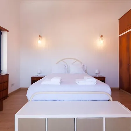 Flh Caparica Town House With Pool Сasa de vacaciones Costa da Caparica