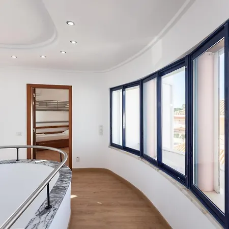 Flh Caparica Town House With Pool Сasa de vacaciones