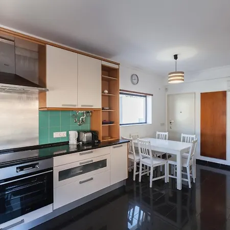 Flh Caparica Town House With Pool * Costa da Caparica