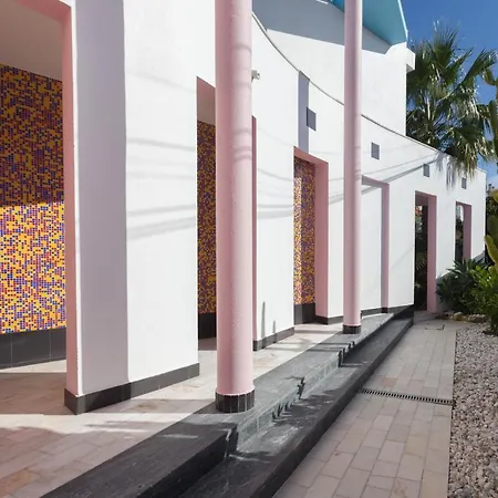 Flh Caparica Town House With Pool Costa da Caparica