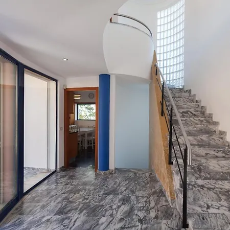 Flh Caparica Town House With Pool