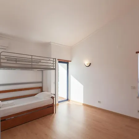 Flh Caparica Town House With Pool